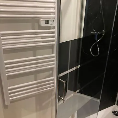 Chaleureux Dans Centre Appartement *